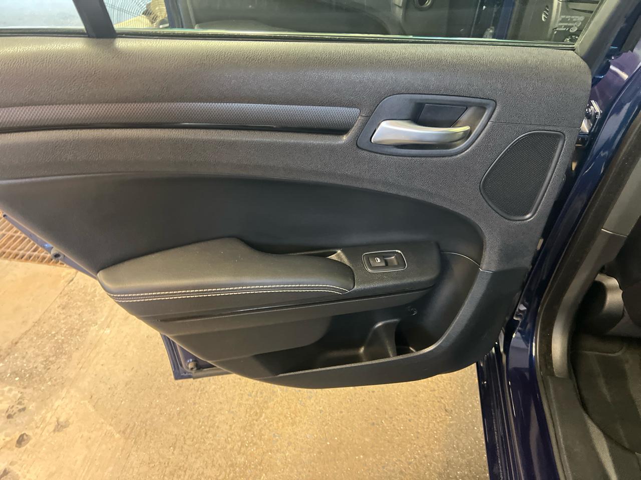 Chrysler 300 4dr Sdn 300S AWD 2015