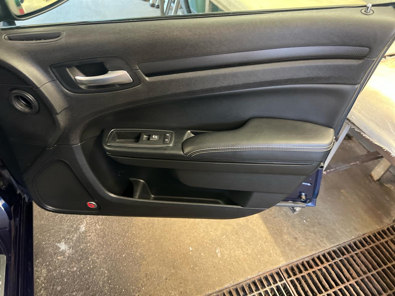 Chrysler 300 4dr Sdn 300S AWD 2015