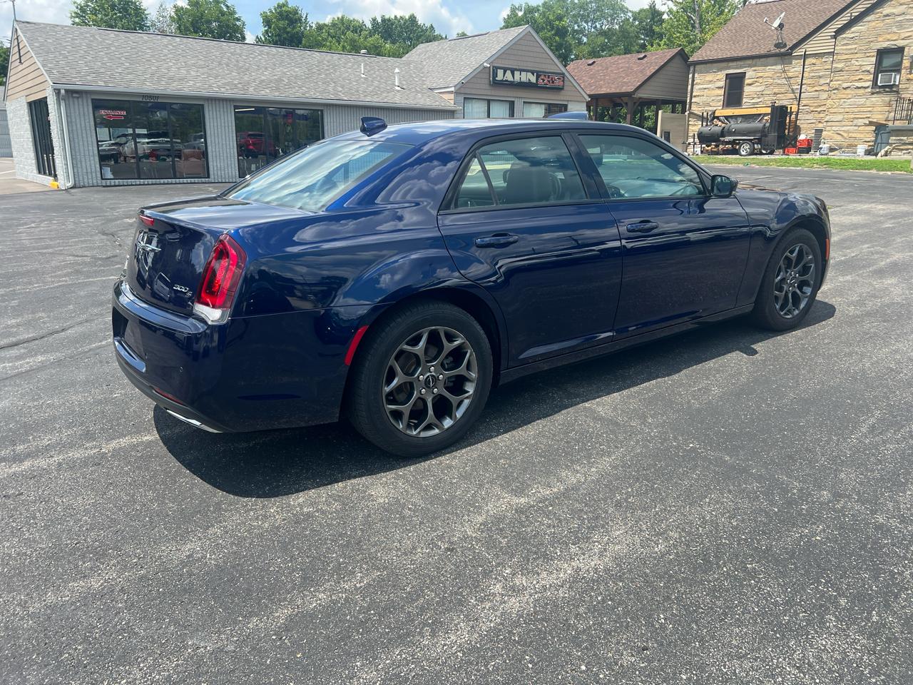 Chrysler 300 4dr Sdn 300S AWD 2015