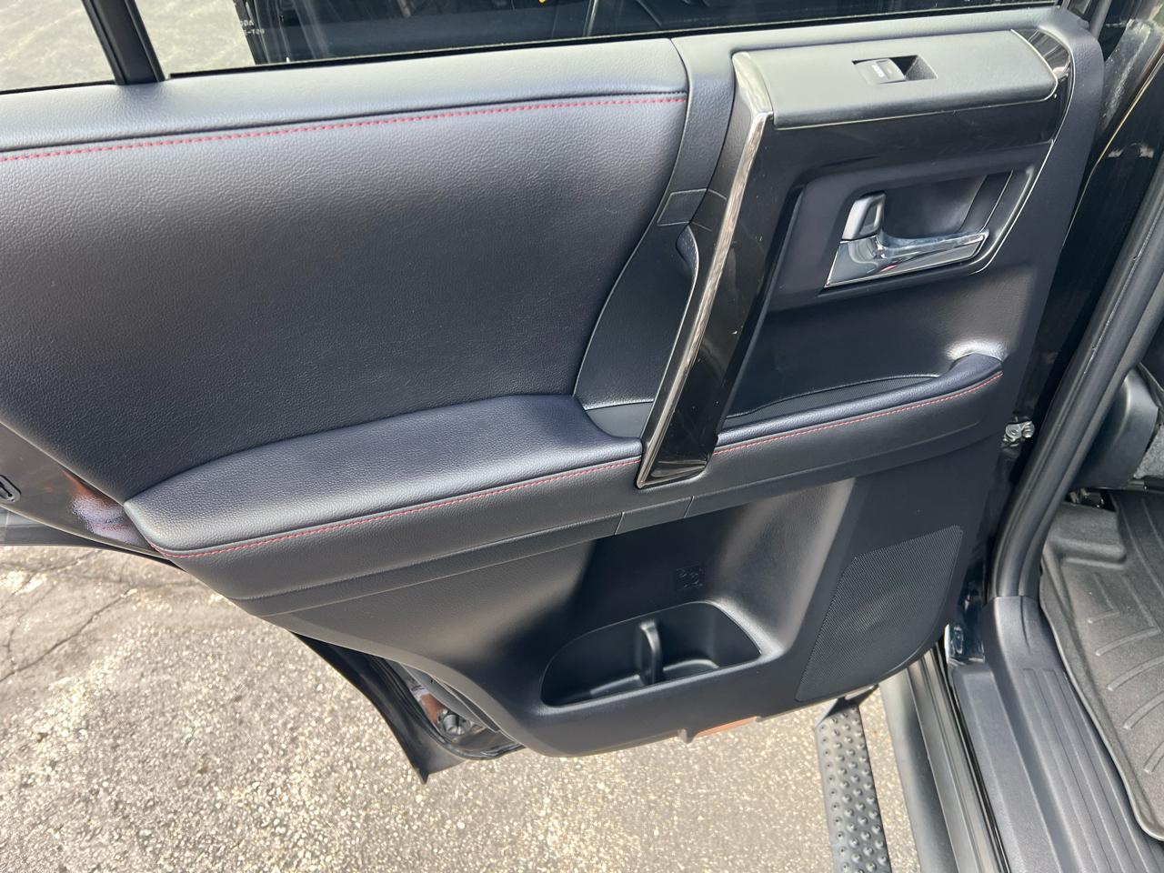 Toyota 4Runner TRD Pro 4WD (Natl) 2023
