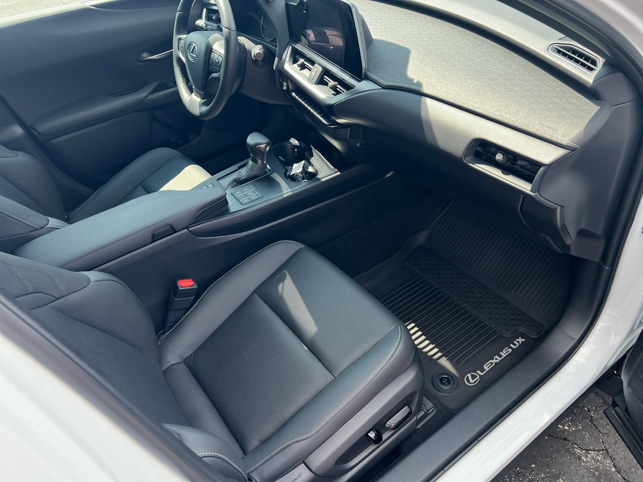 Lexus UX UX 250h F SPORT Design AWD 2023