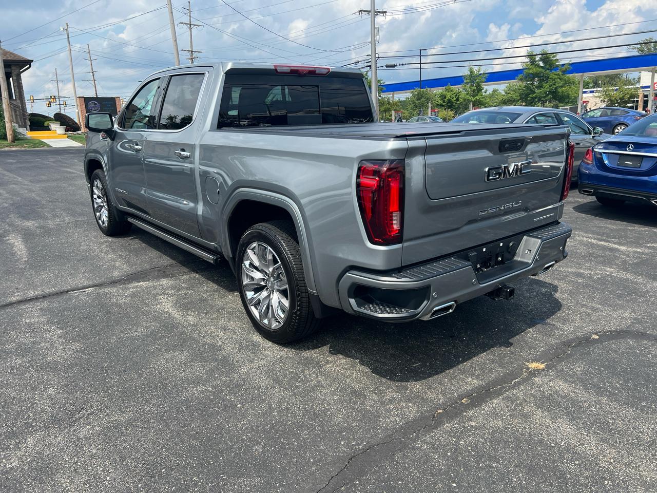 GMC Sierra 1500 4WD Crew Cab 147" Denali 2025