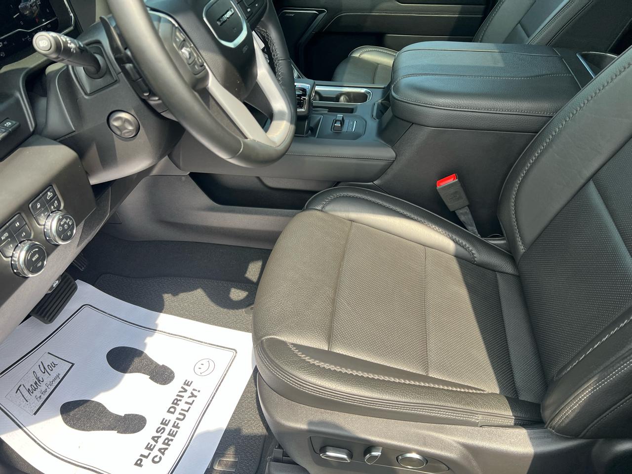 GMC Sierra 1500 4WD Crew Cab 147" Denali 2025