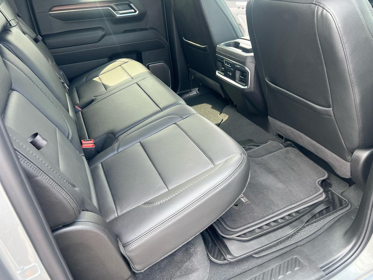 GMC Sierra 1500 4WD Crew Cab 147" Denali 2025