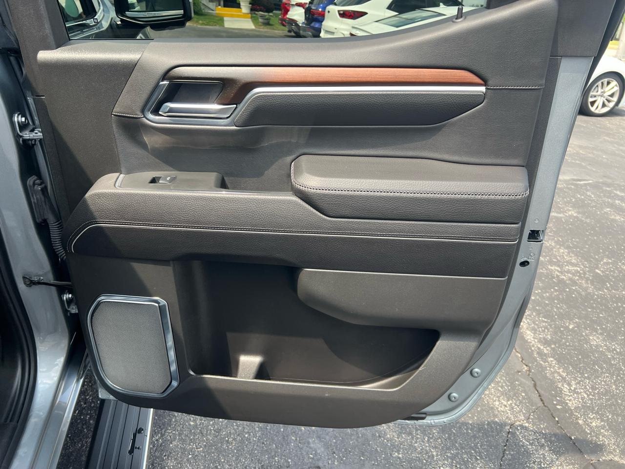 GMC Sierra 1500 4WD Crew Cab 147" Denali 2025