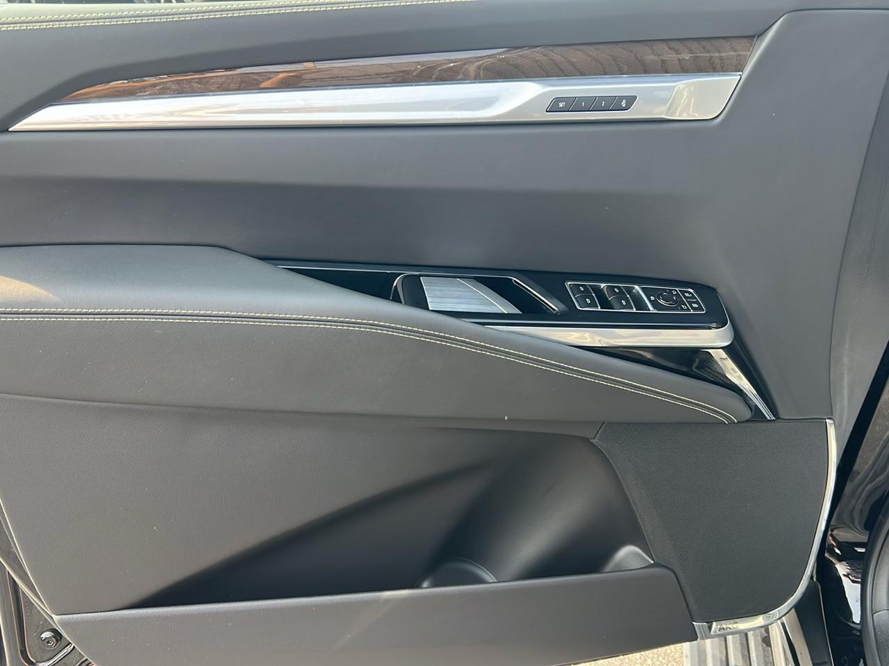 Cadillac Escalade 4WD 4dr Sport Platinum 2025
