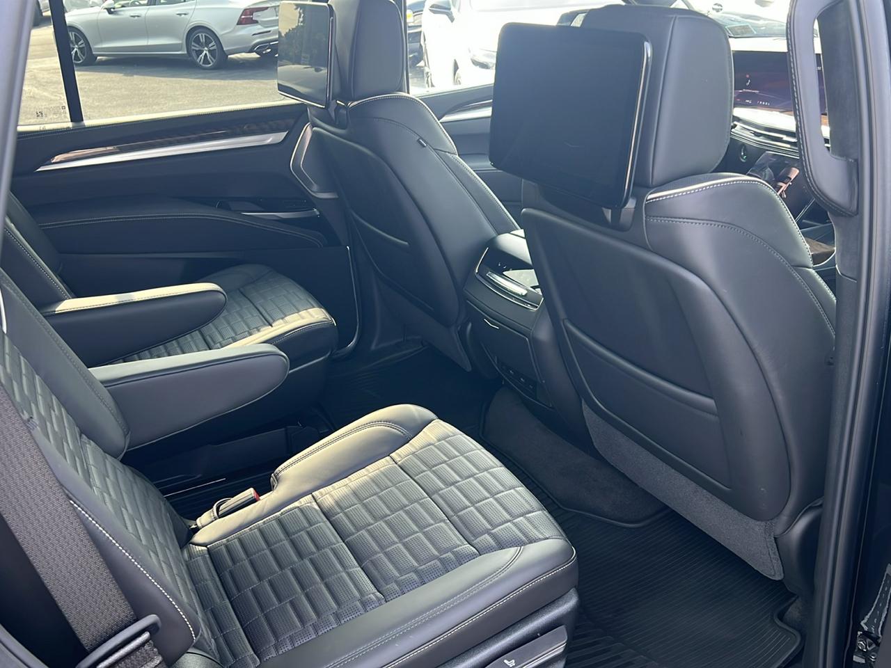 Cadillac Escalade 4WD 4dr Sport Platinum 2025