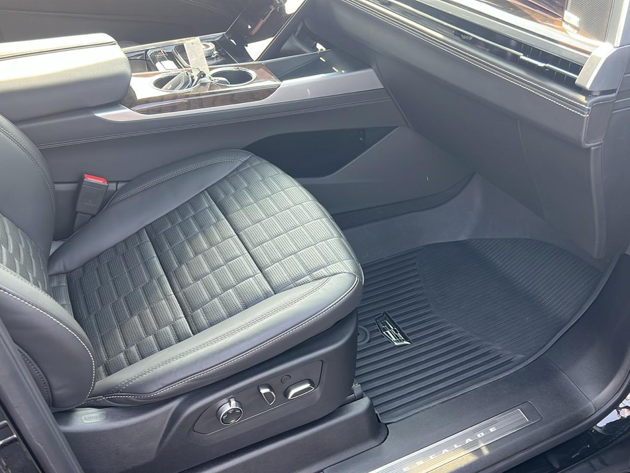 Cadillac Escalade 4WD 4dr Sport Platinum 2025