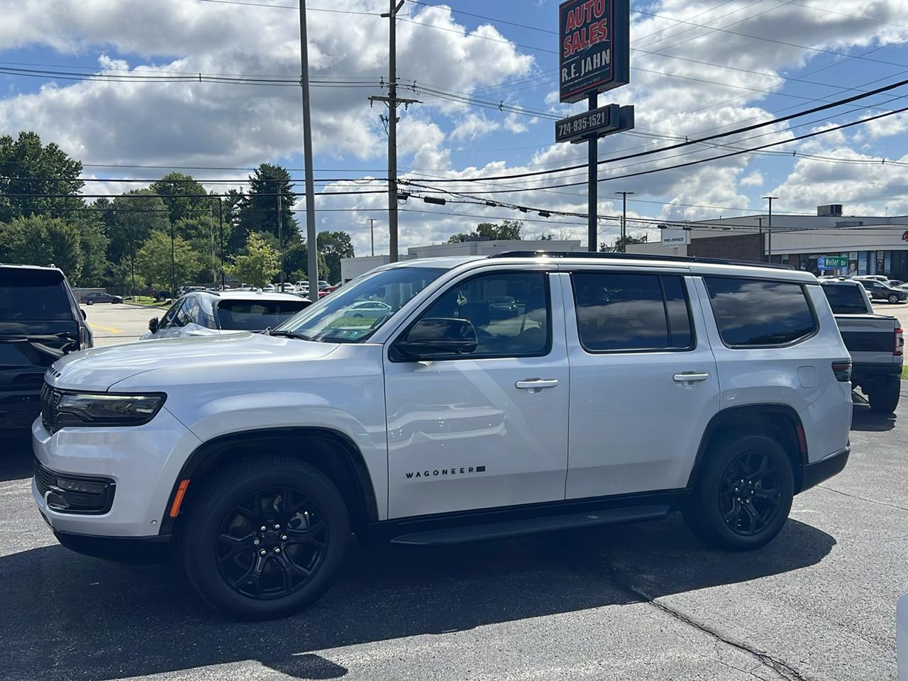 2023 Jeep Wagoneer Series II Carbide 4x4