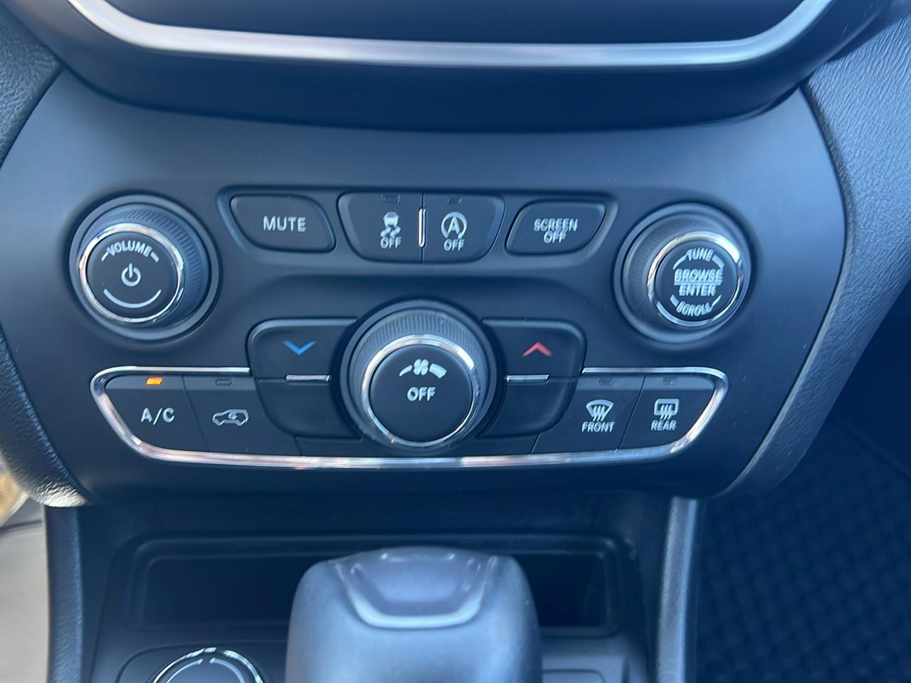 Jeep Cherokee Latitude Plus 4x4 2019