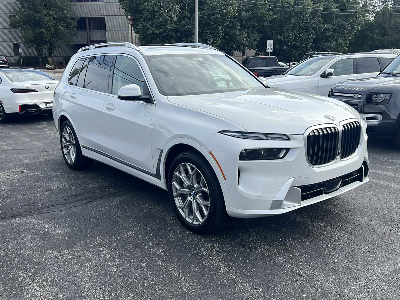 BMW X7 xDrive40i Sports Activity Vehicle 2024