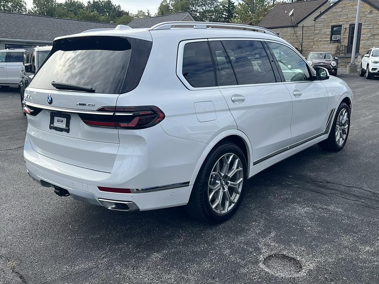 BMW X7 xDrive40i Sports Activity Vehicle 2024