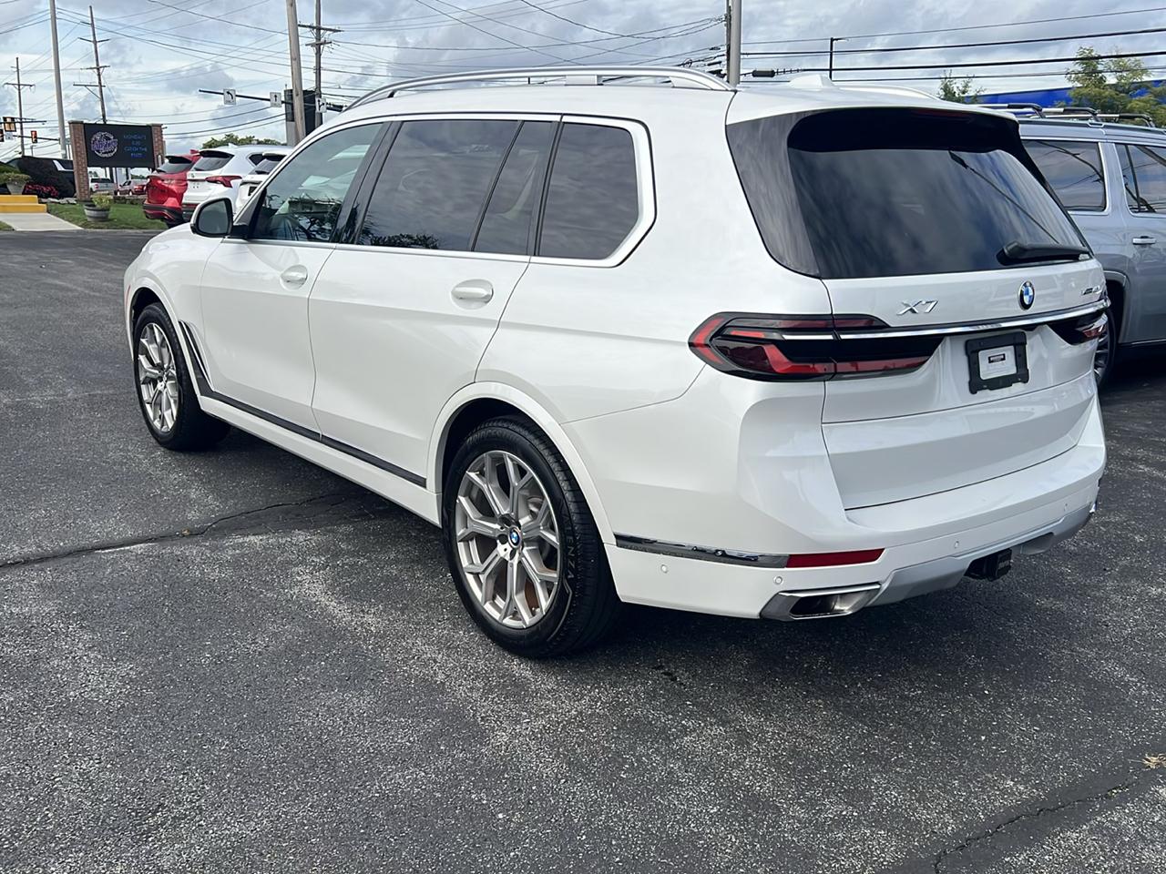 BMW X7 xDrive40i Sports Activity Vehicle 2024