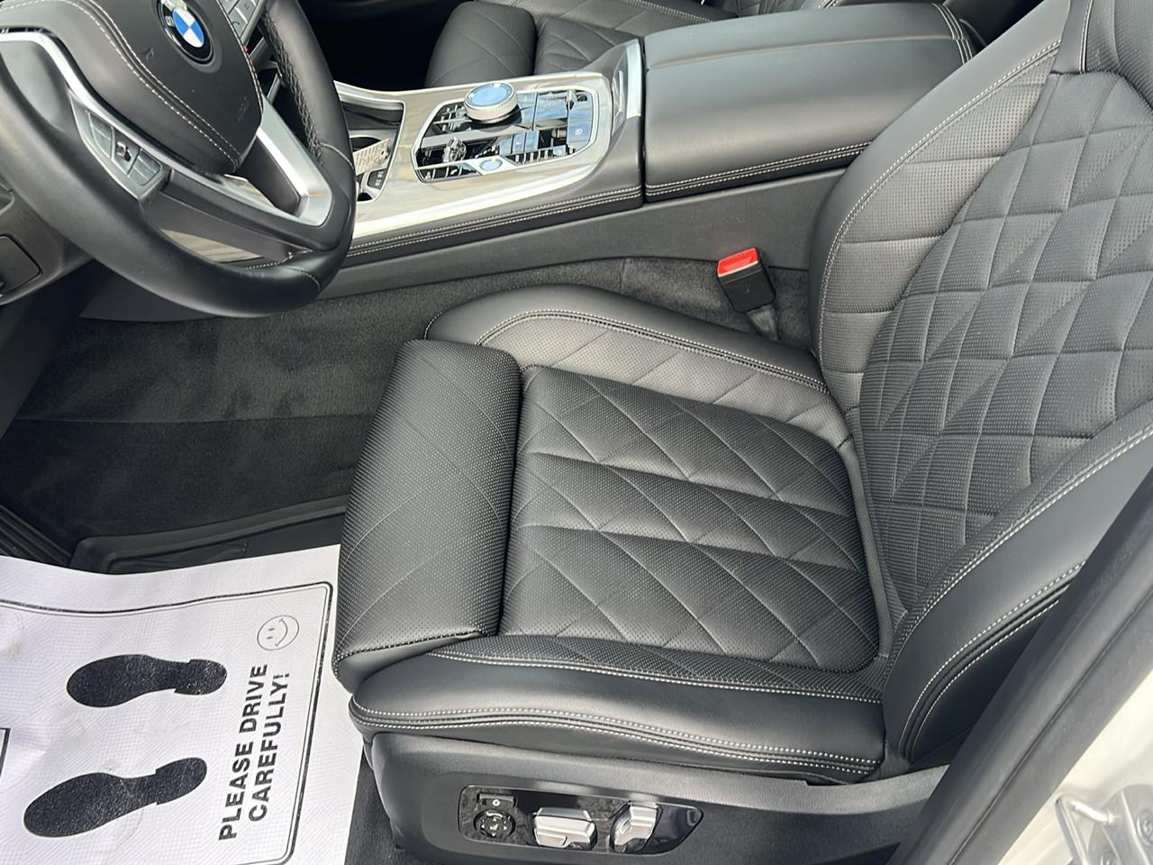 BMW X7 xDrive40i Sports Activity Vehicle 2024