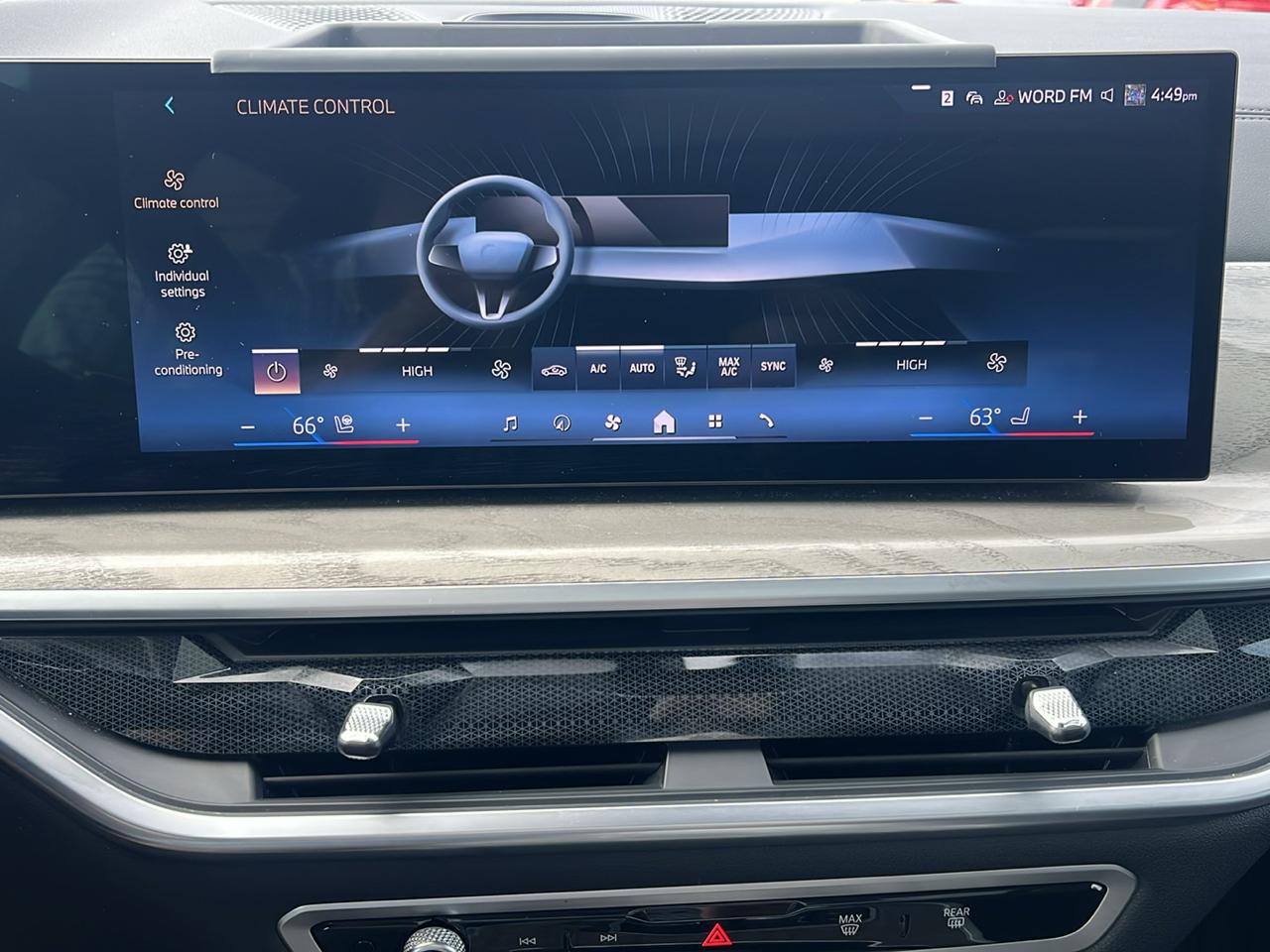 BMW X7 xDrive40i Sports Activity Vehicle 2024