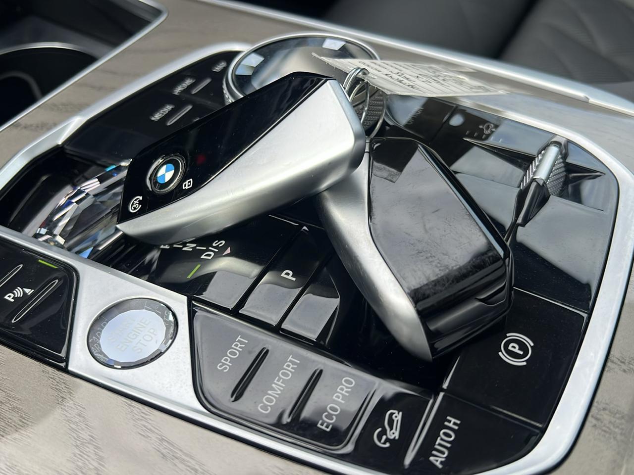 BMW X7 xDrive40i Sports Activity Vehicle 2024