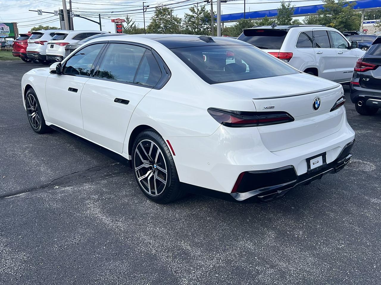 BMW 7 Series 760i xDrive Sedan 2023
