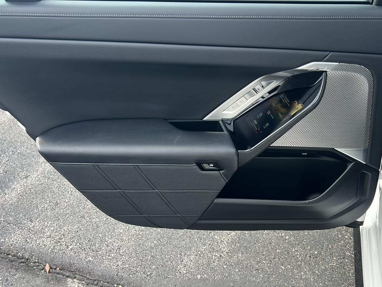 BMW 7 Series 760i xDrive Sedan 2023