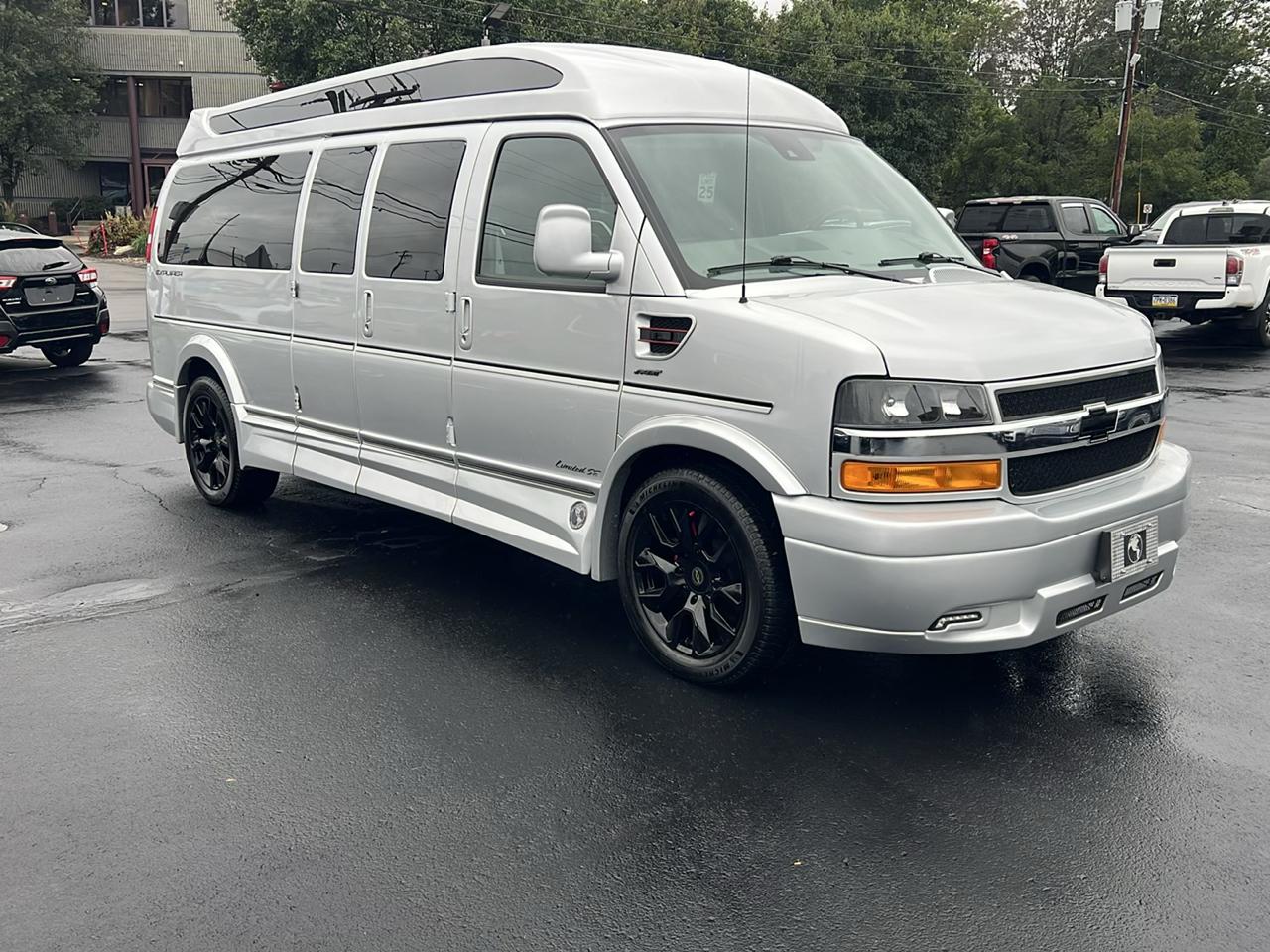 Chevrolet Express Cargo Van RWD 2500 155" 2025