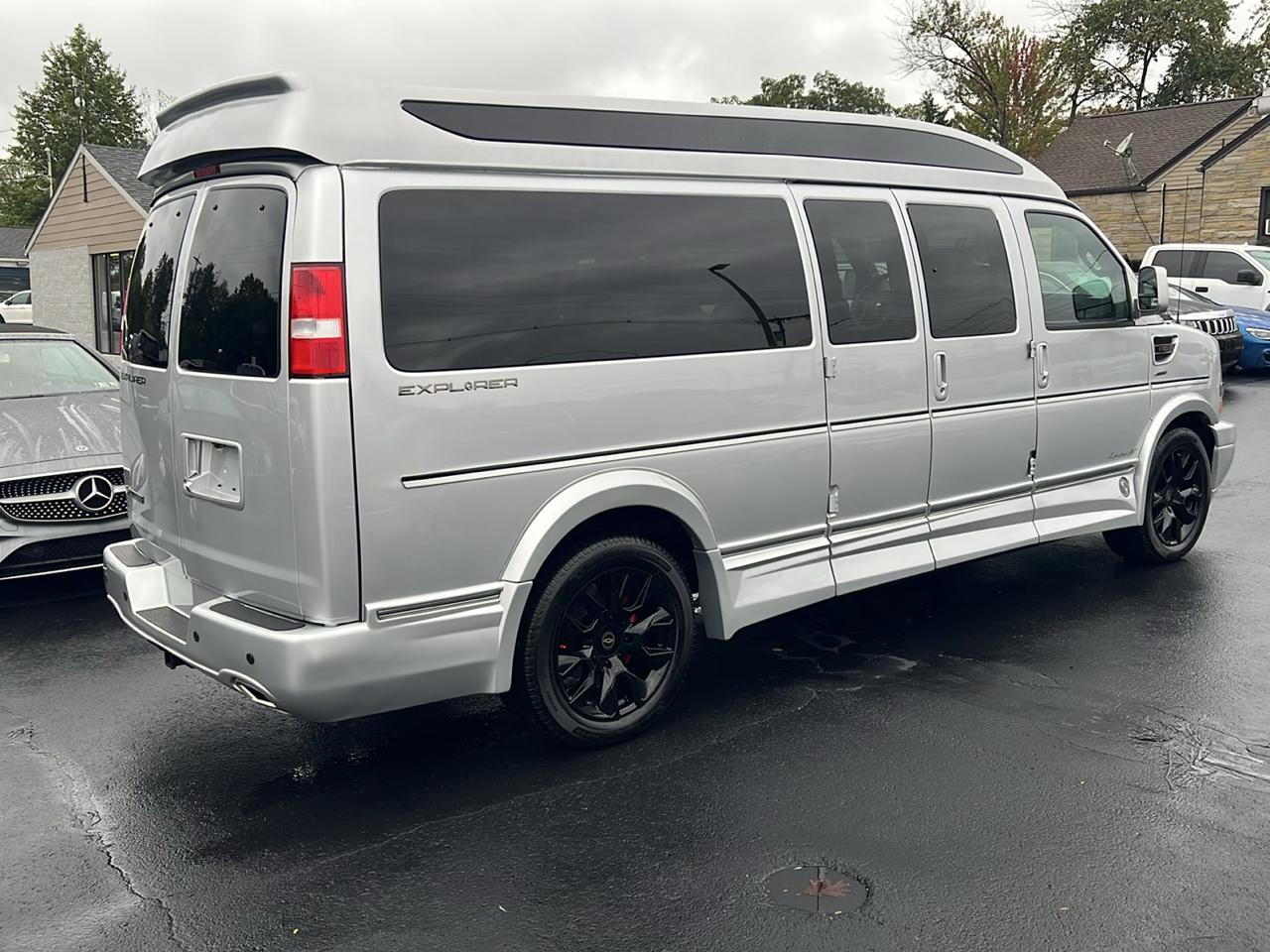 Chevrolet Express Cargo Van RWD 2500 155" 2025