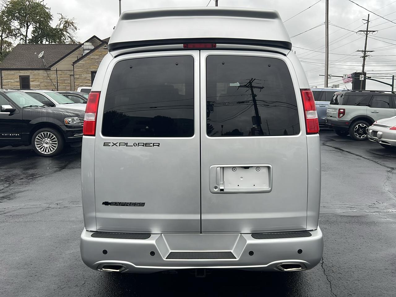 Chevrolet Express Cargo Van RWD 2500 155" 2025