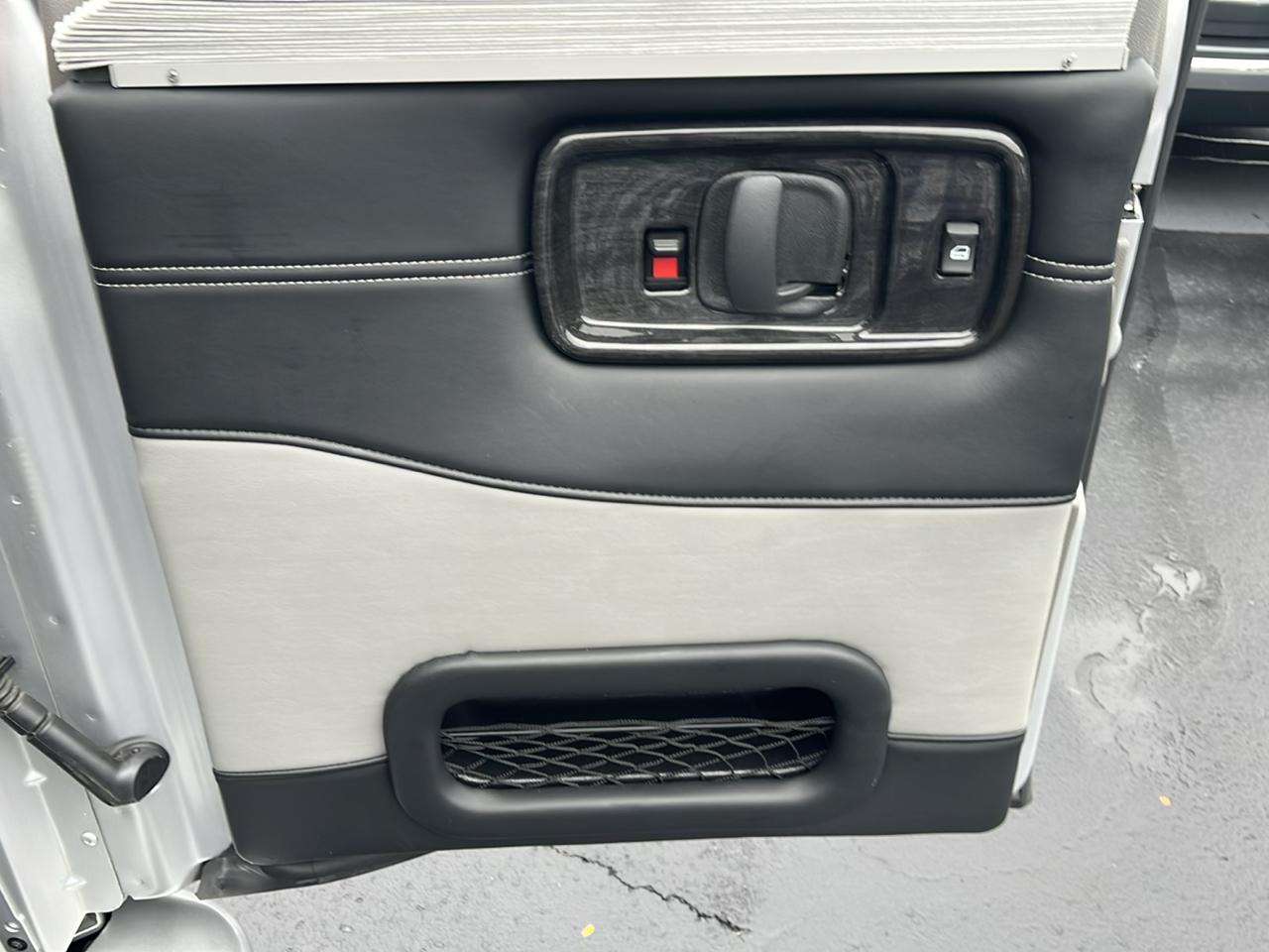 Chevrolet Express Cargo Van RWD 2500 155" 2025