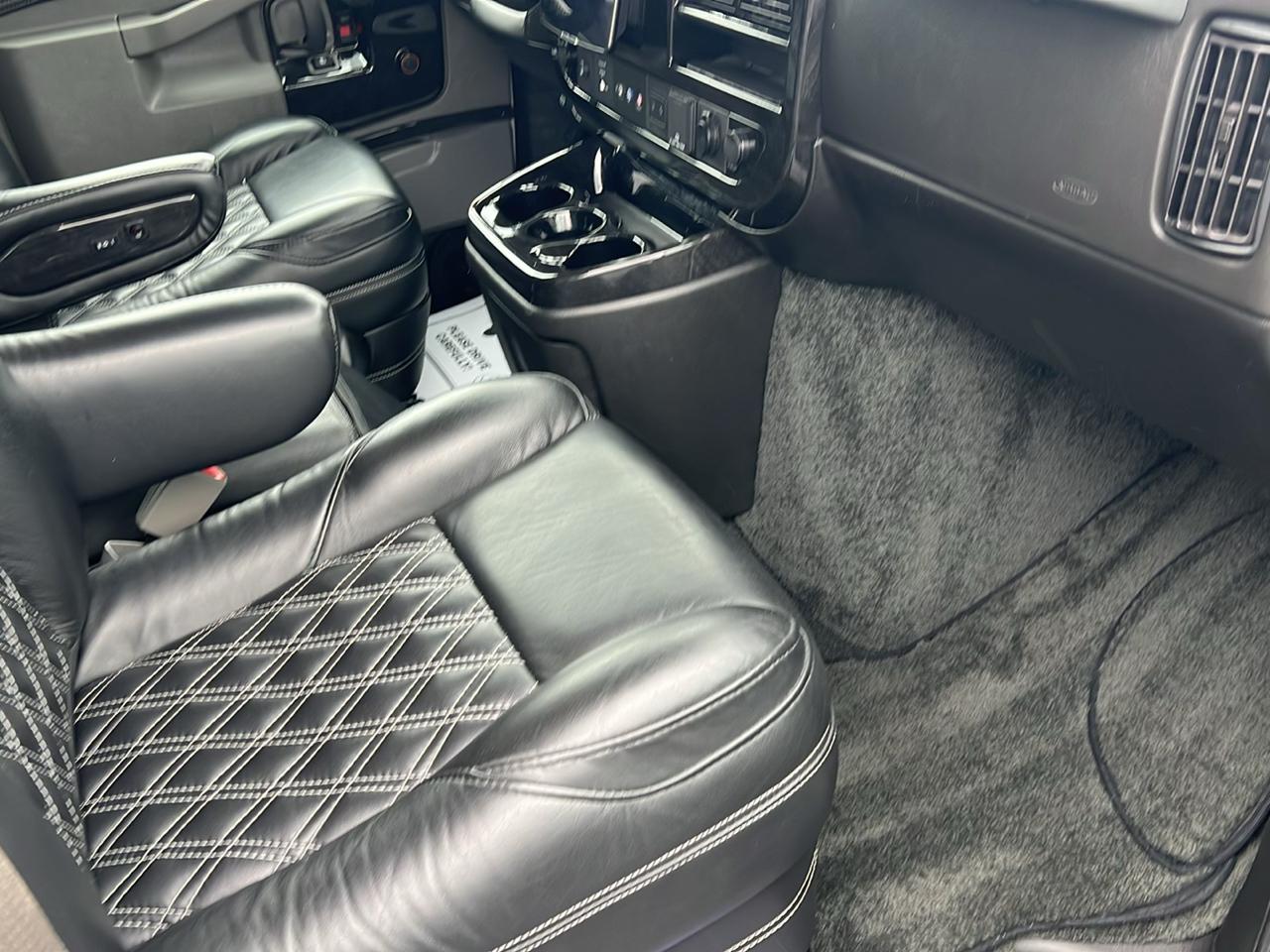 Chevrolet Express Cargo Van RWD 2500 155" 2025