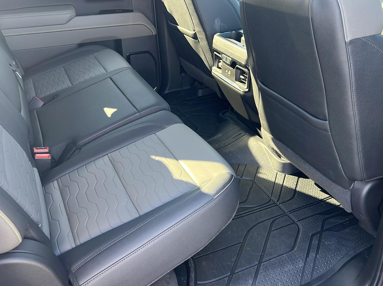 Chevrolet Silverado 1500 4WD Crew Cab 147" ZR2 2026
