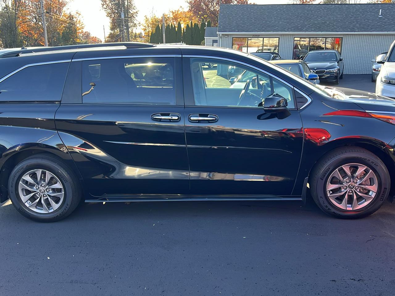Toyota Sienna XLE 7-Passenger AWD 2023