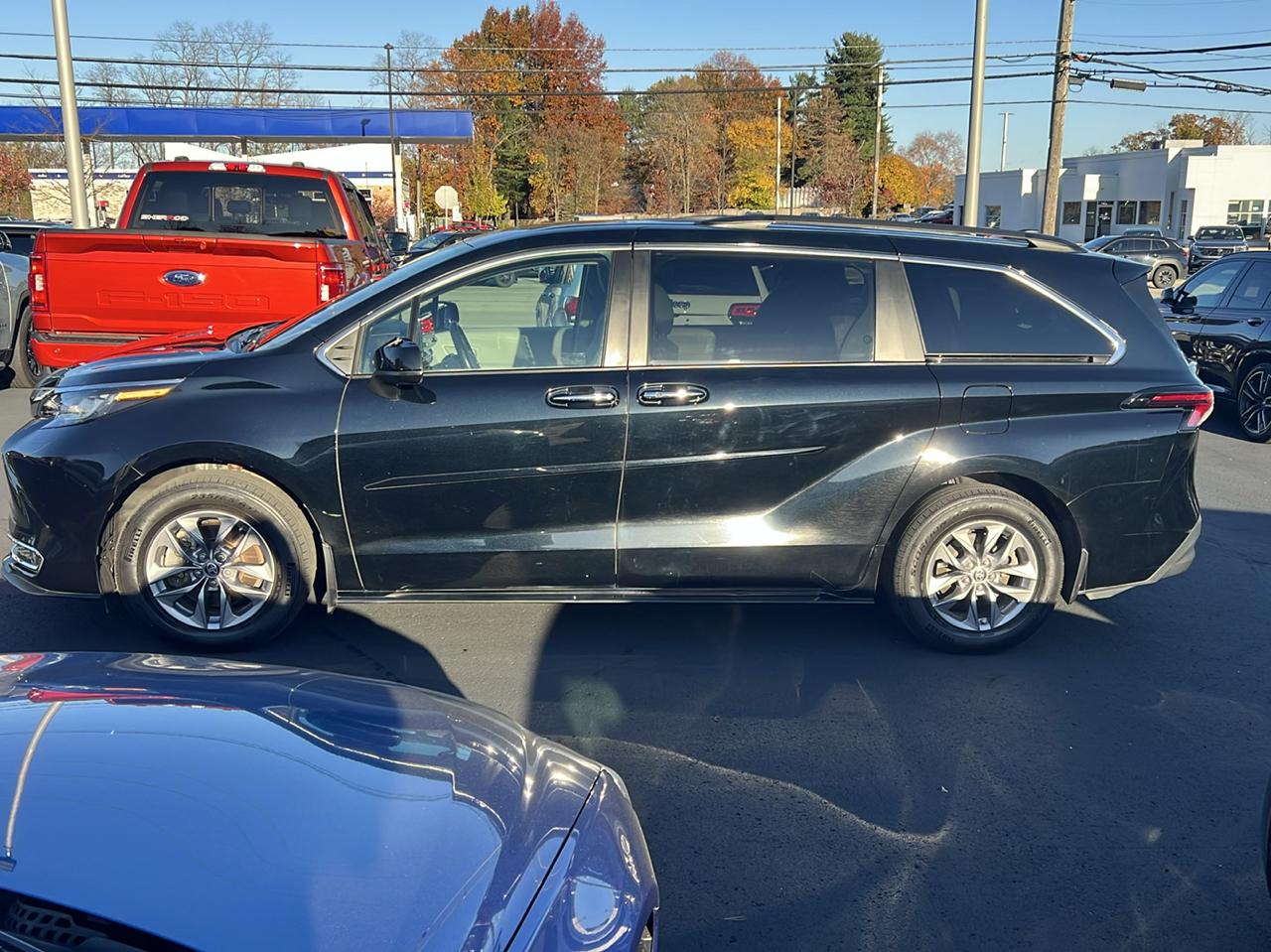Toyota Sienna XLE 7-Passenger AWD 2023