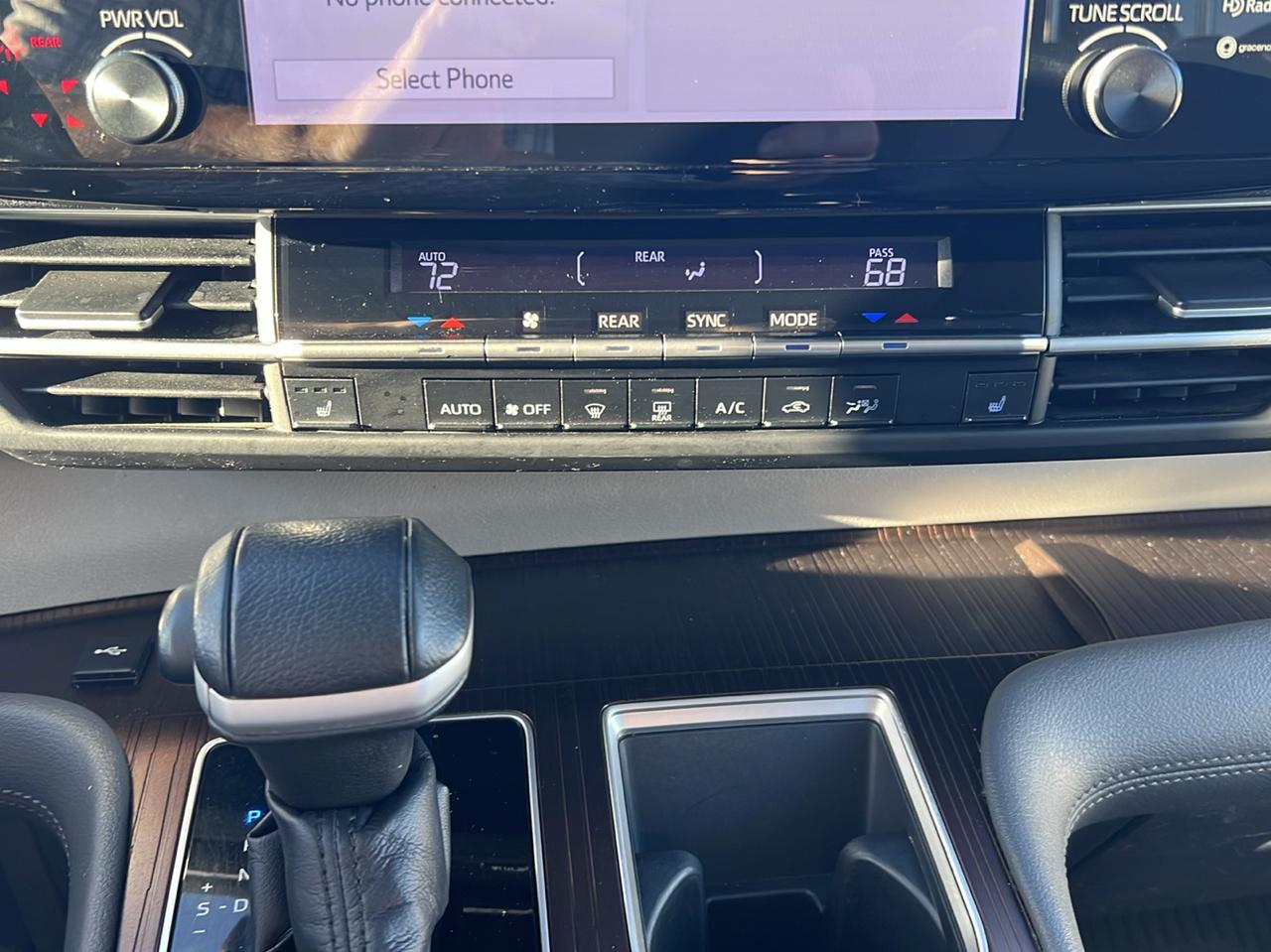 Toyota Sienna XLE 7-Passenger AWD 2023