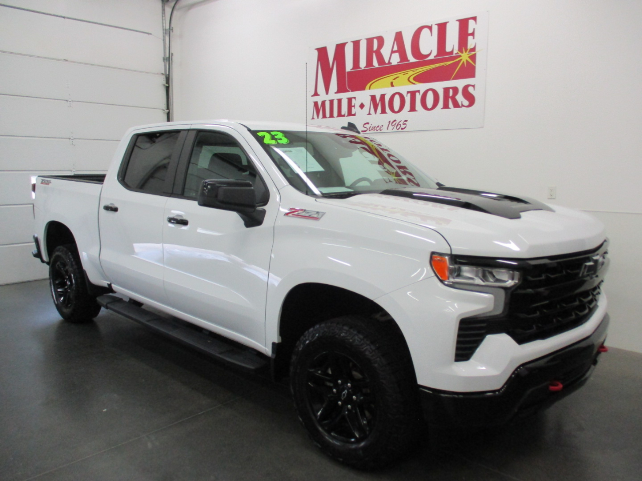 2023 Chevrolet Silverado 1500 4WD Crew Cab 147" LT Trail Boss