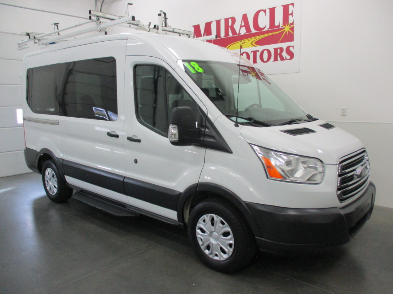 2018 Ford Transit Passenger Wagon T-150 130" Med Roof XL Sliding RH Dr