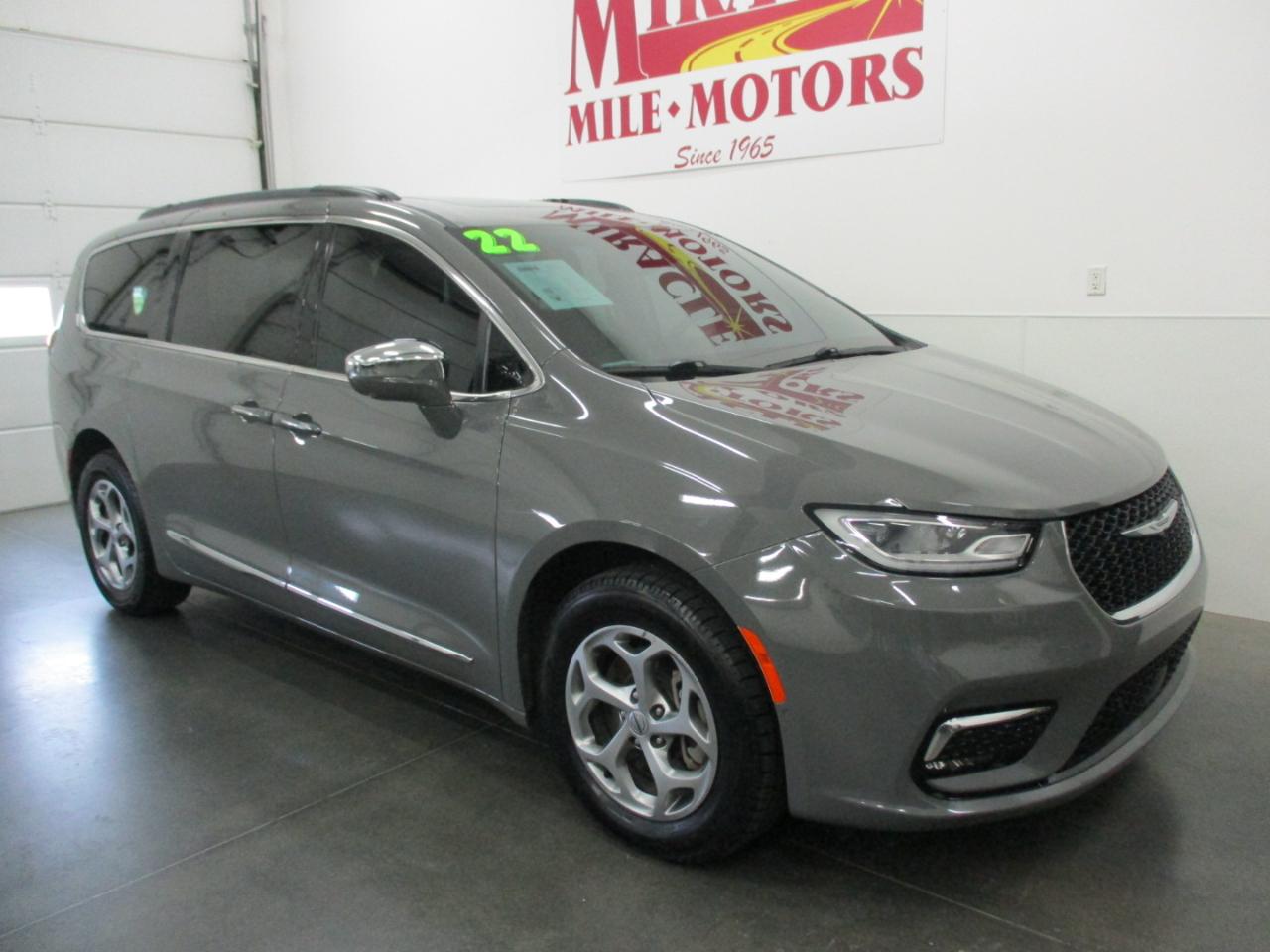 2022 Chrysler Pacifica Limited AWD