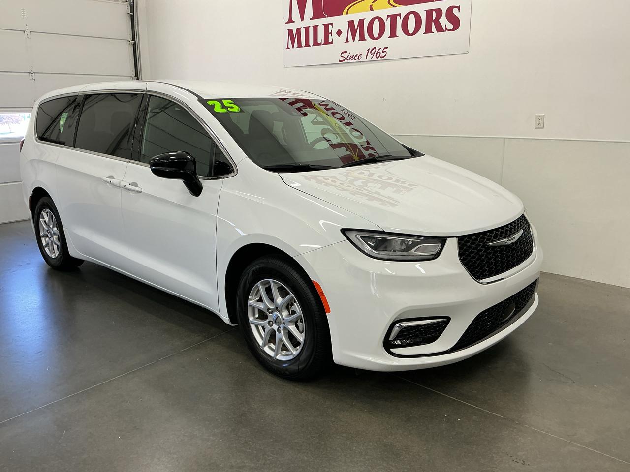2025 Chrysler Pacifica Select FWD