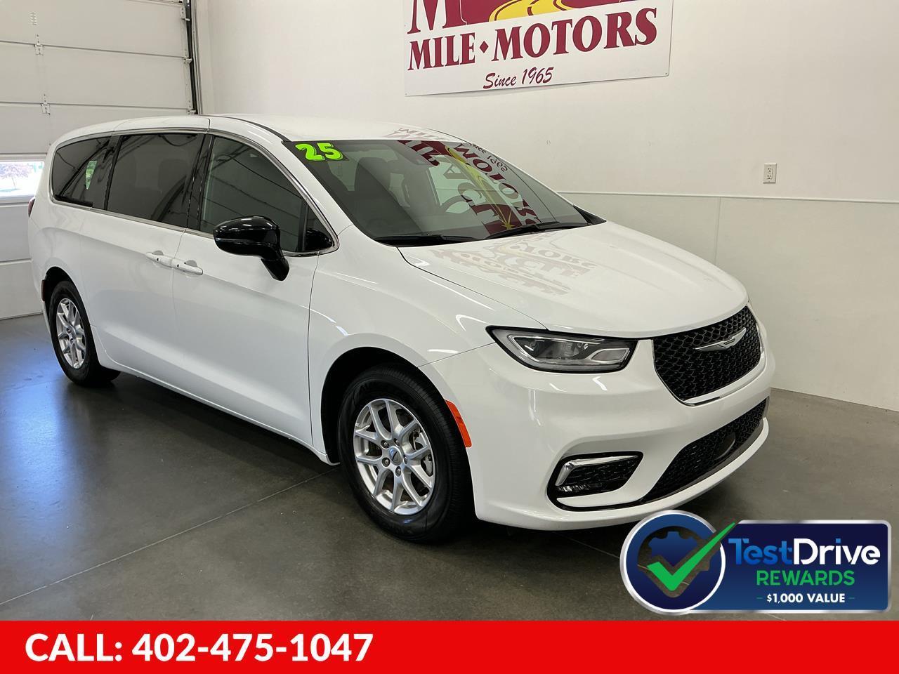 2025 Chrysler Pacifica Select FWD