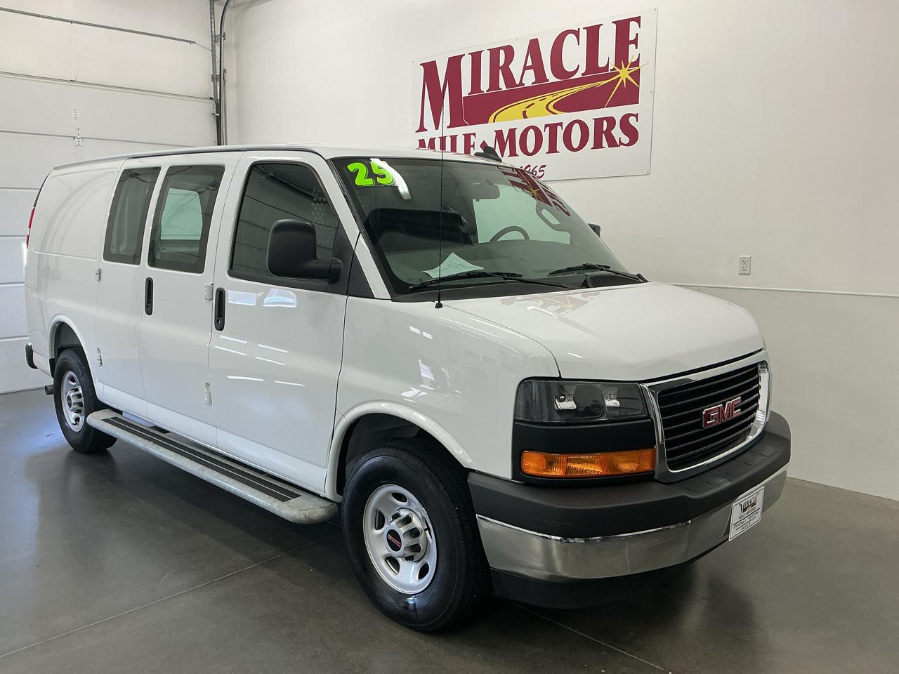 2025 GMC Savana Cargo Van RWD 2500 135"