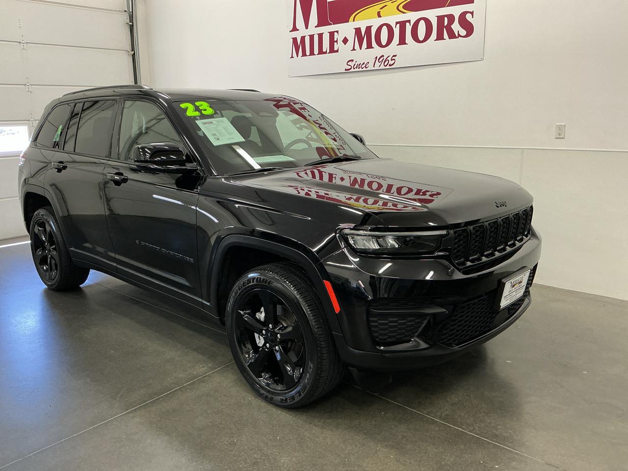 2023 Jeep Grand Cherokee Altitude 4x4's photo
