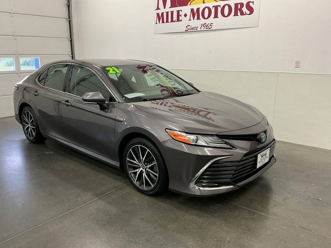 2021 Toyota Camry Hybrid XLE 4D Sedan