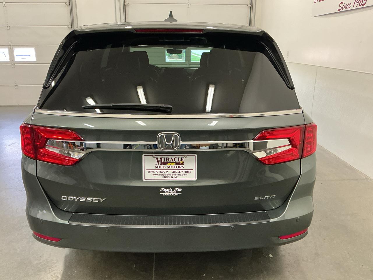 View vehicle photo 5