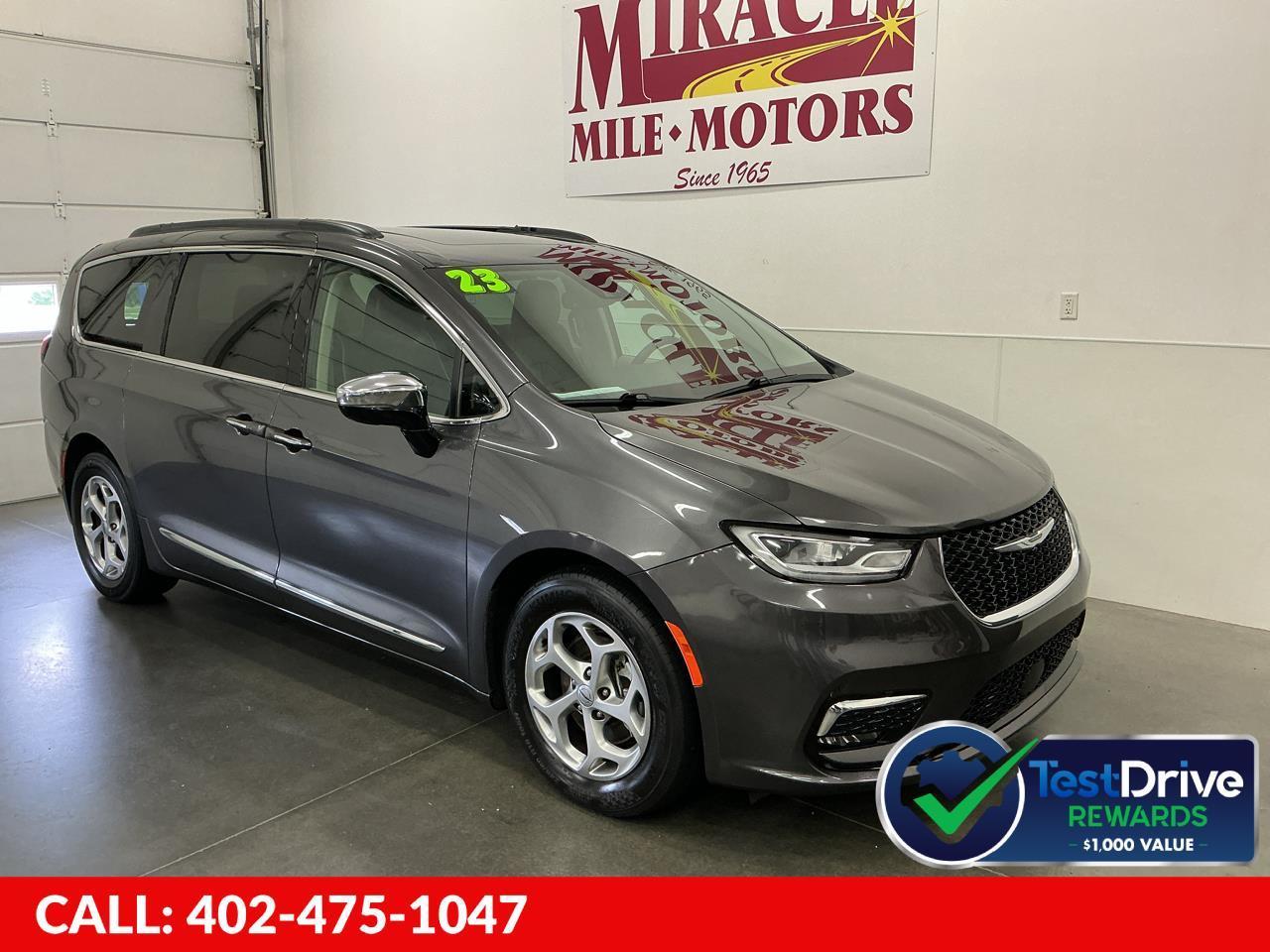 2023 Chrysler Pacifica Limited FWD