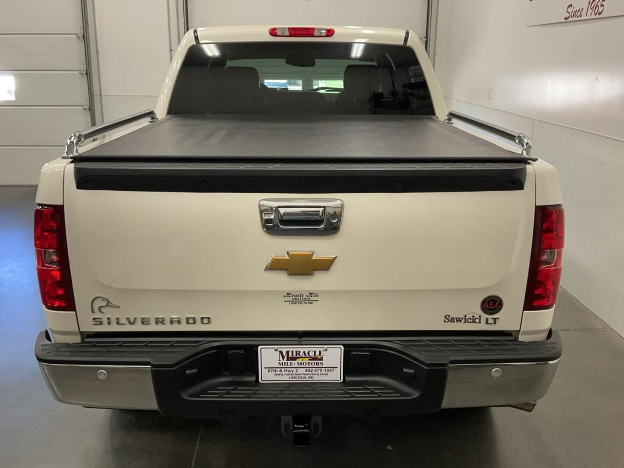 Chevrolet Silverado photo 5