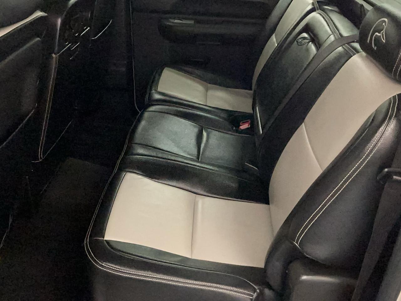 Chevrolet Silverado photo 10