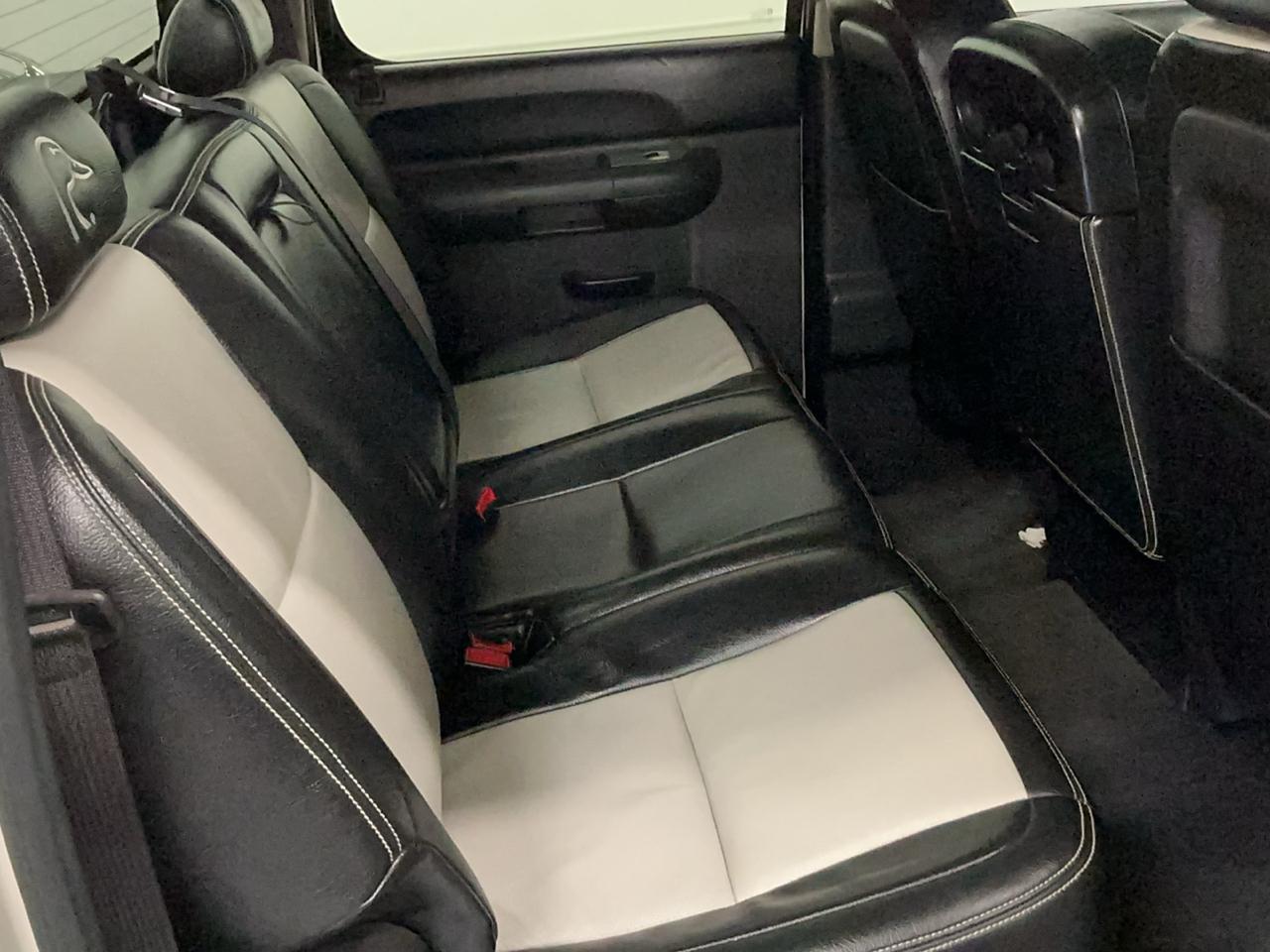 Chevrolet Silverado photo 11