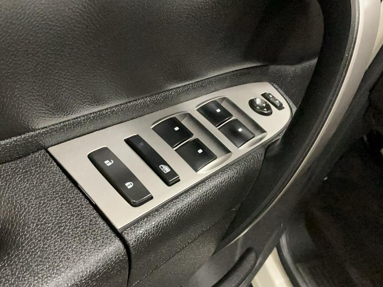 Chevrolet Silverado photo 14