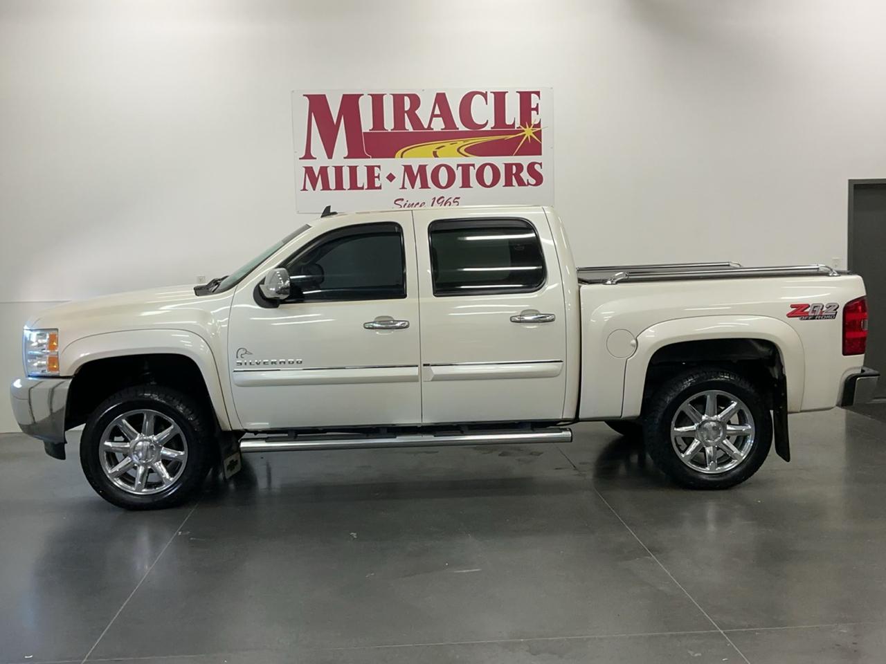 Chevrolet Silverado photo 2