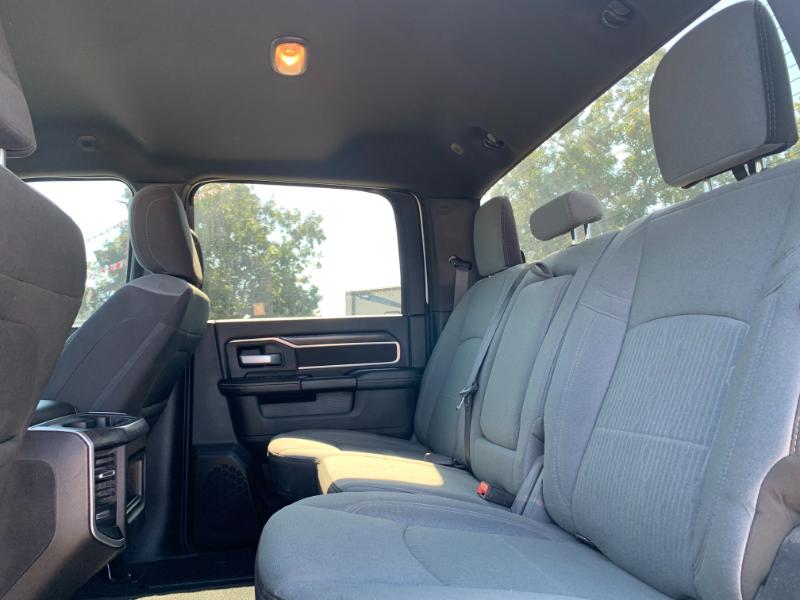 RAM 2500 Big Horn Crew Cab 4WD 2024 RAM 2500 Big Horn Crew Cab 4WD 2024