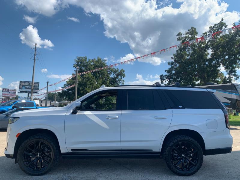 2022 Cadillac Escalade Sport photo 2