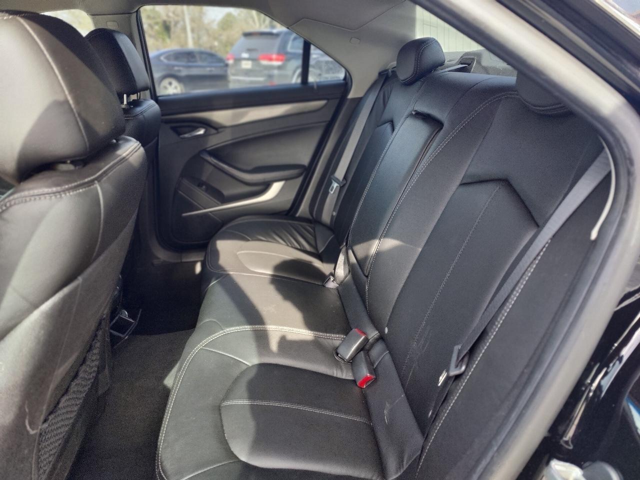 Cadillac CTS Base 2012