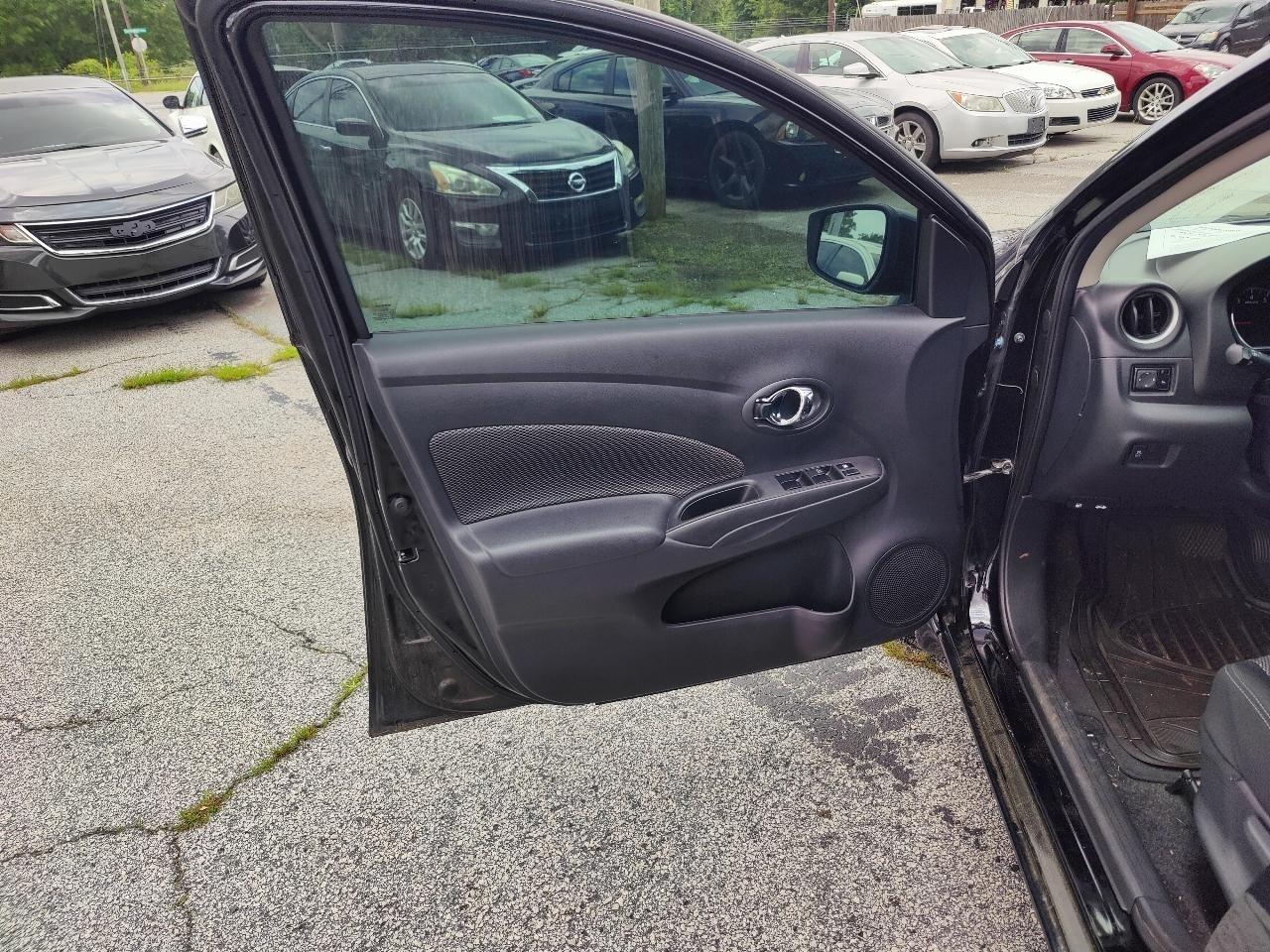 Nissan Versa 1.6 S 5M 2019